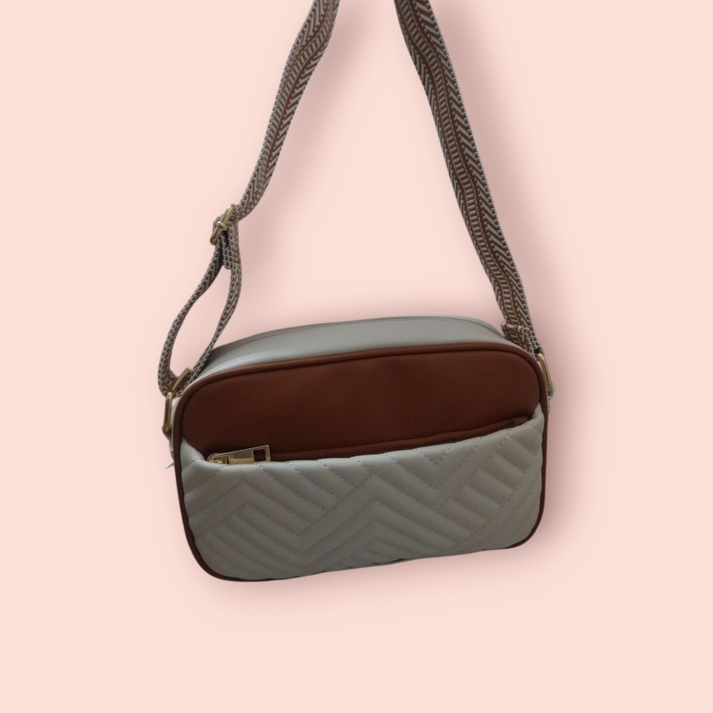 Contrast Color Embroidery Crossbody Bag (Brown) 