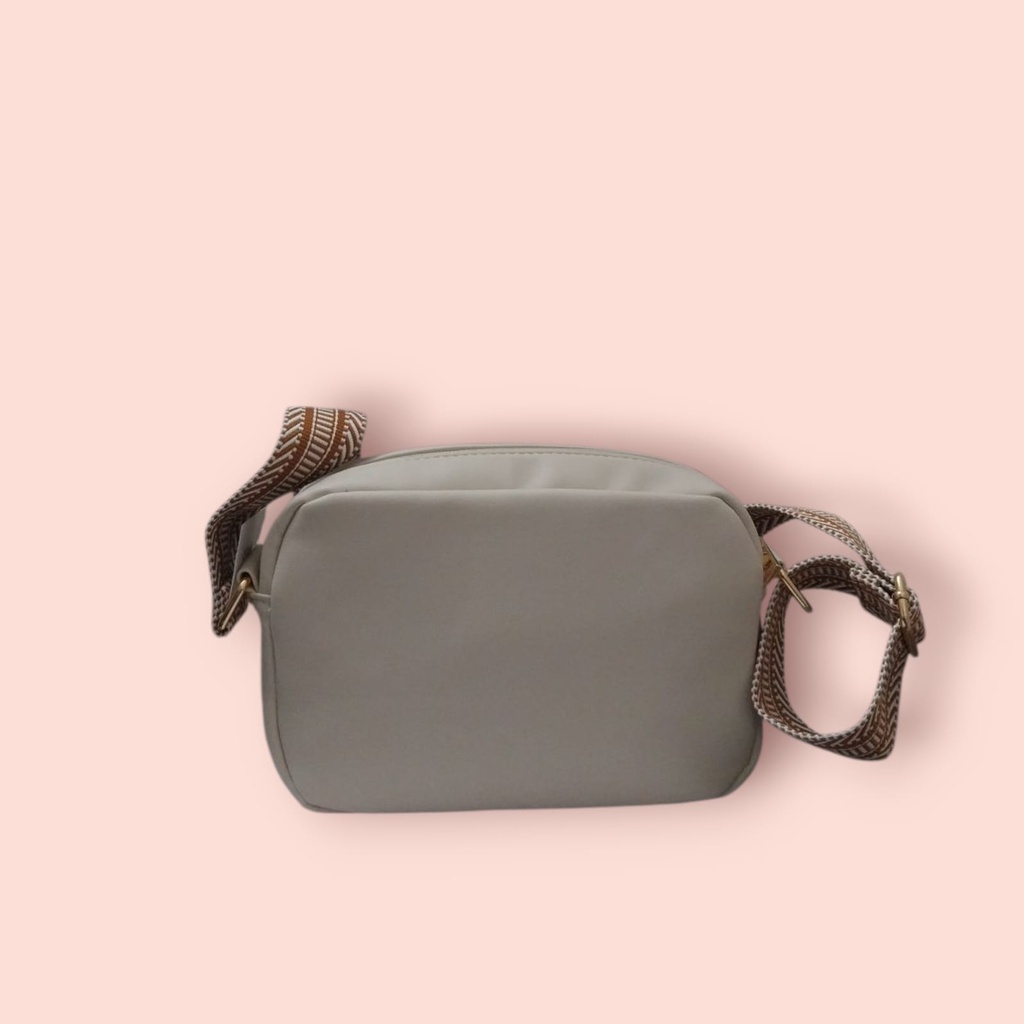 Contrast Color Embroidery Crossbody Bag (Brown) 